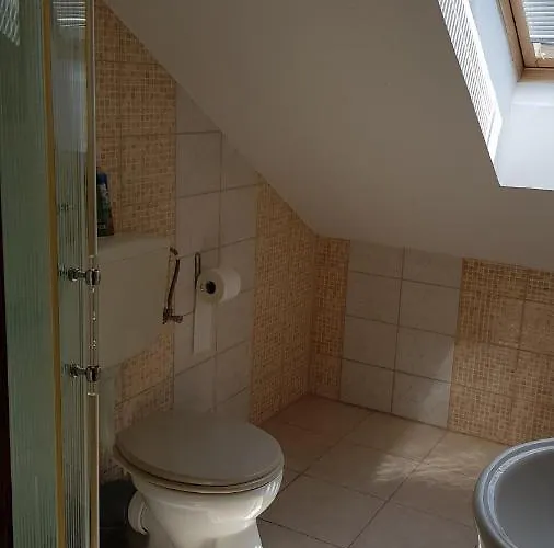 Meszoely Vendeghaz 3* שיופוק